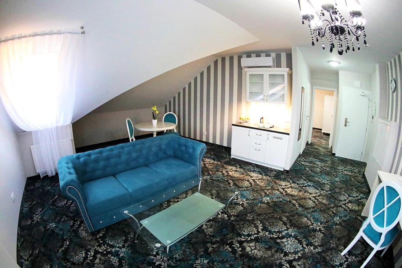 Hotel Lord Radom Buitenkant foto