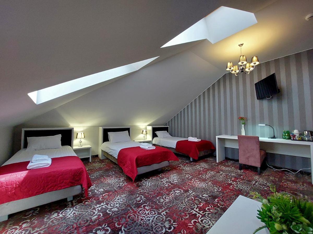 Hotel Lord Radom Buitenkant foto