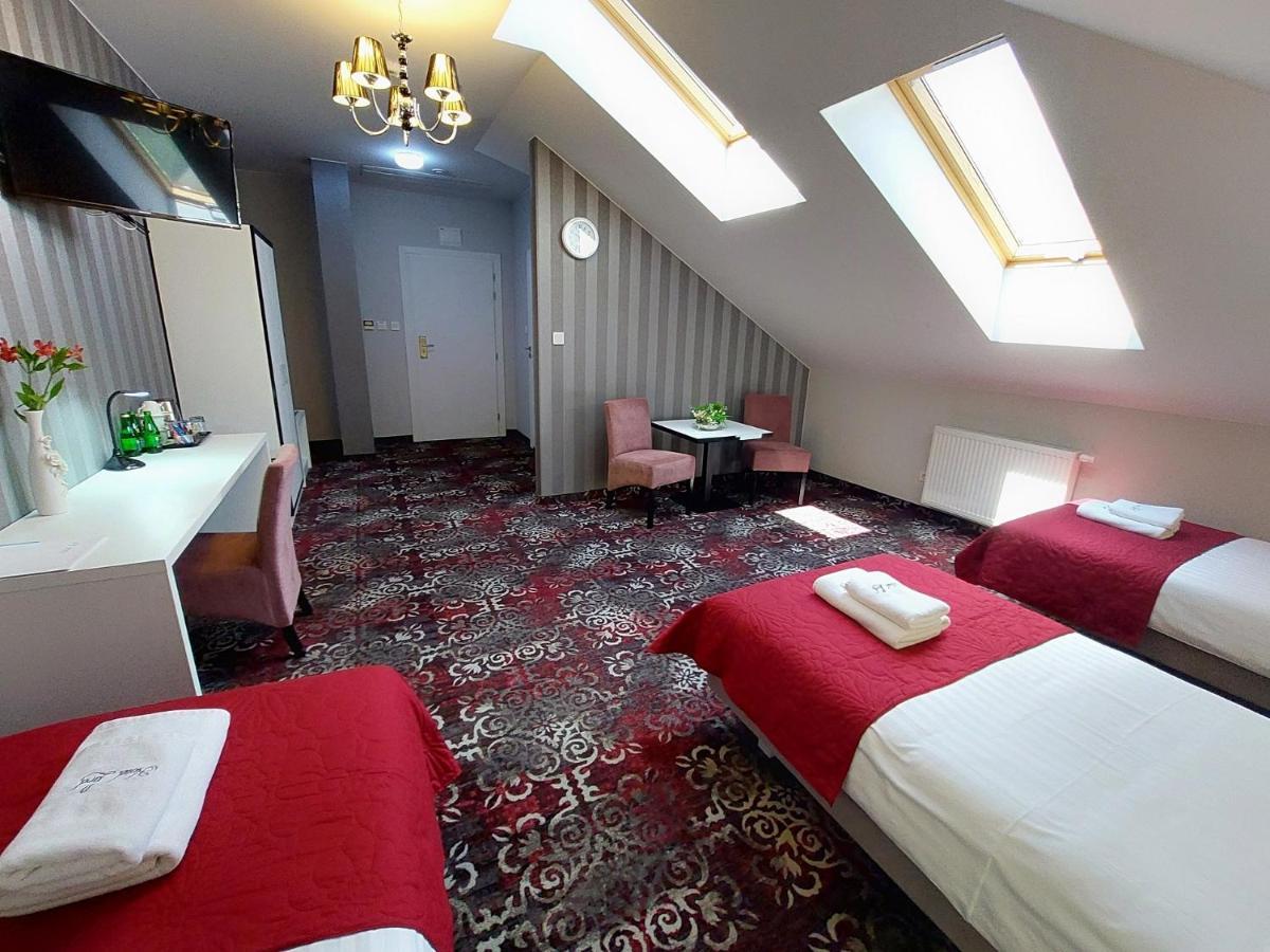 Hotel Lord Radom Buitenkant foto