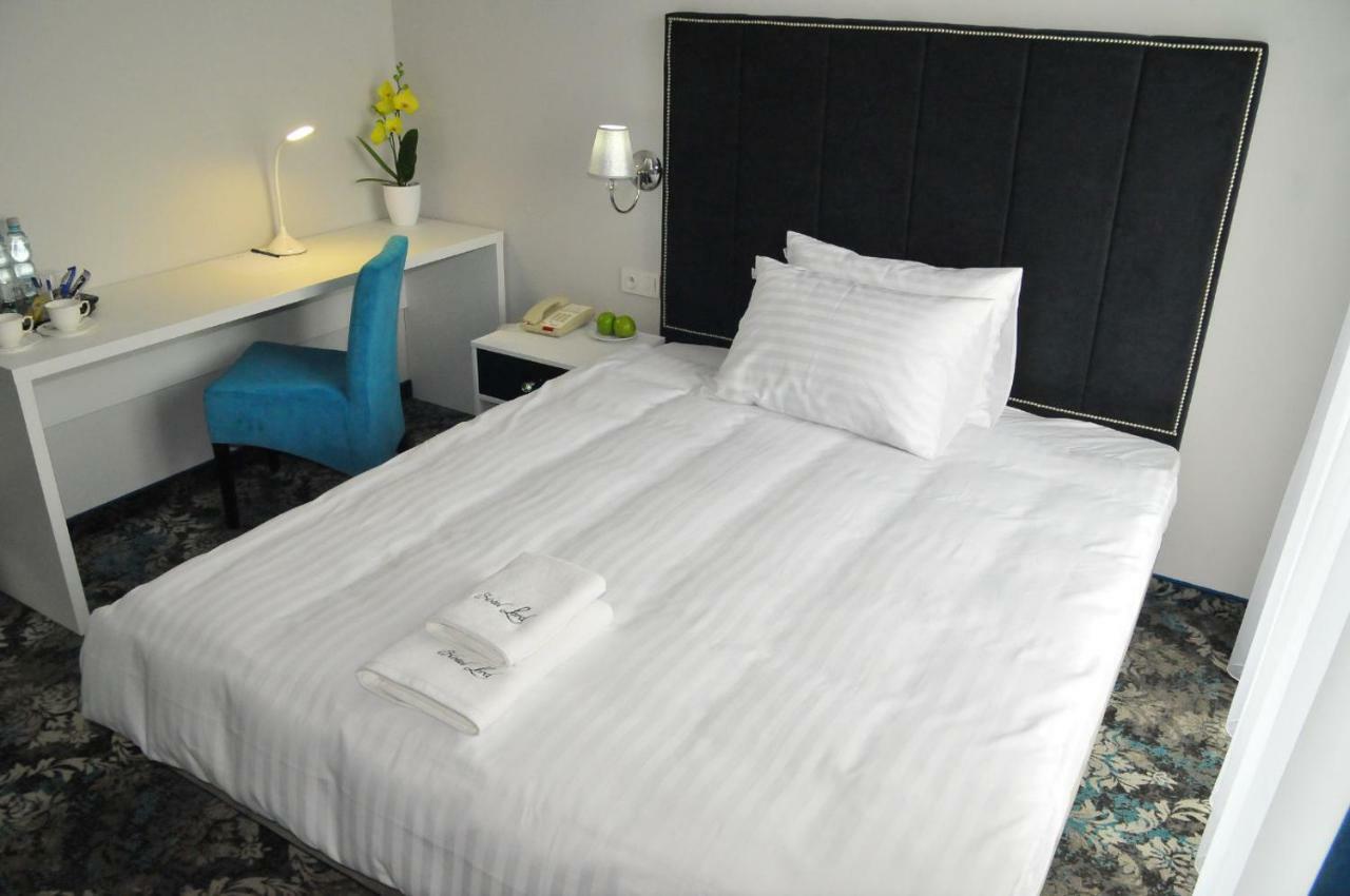 Hotel Lord Radom Buitenkant foto