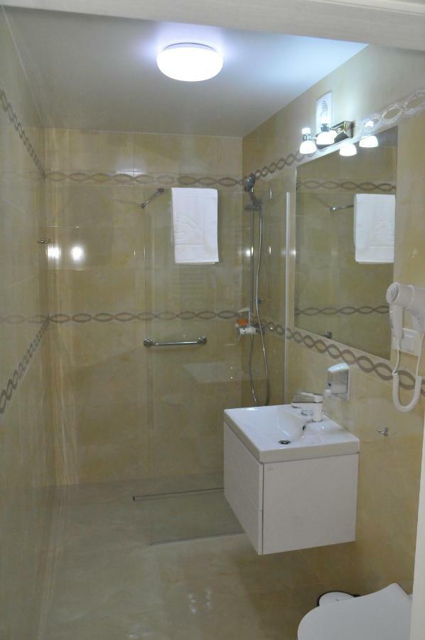 Hotel Lord Radom Buitenkant foto